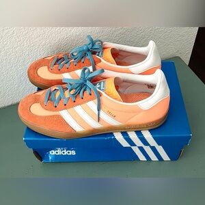 Adidas Women’s size 7.5